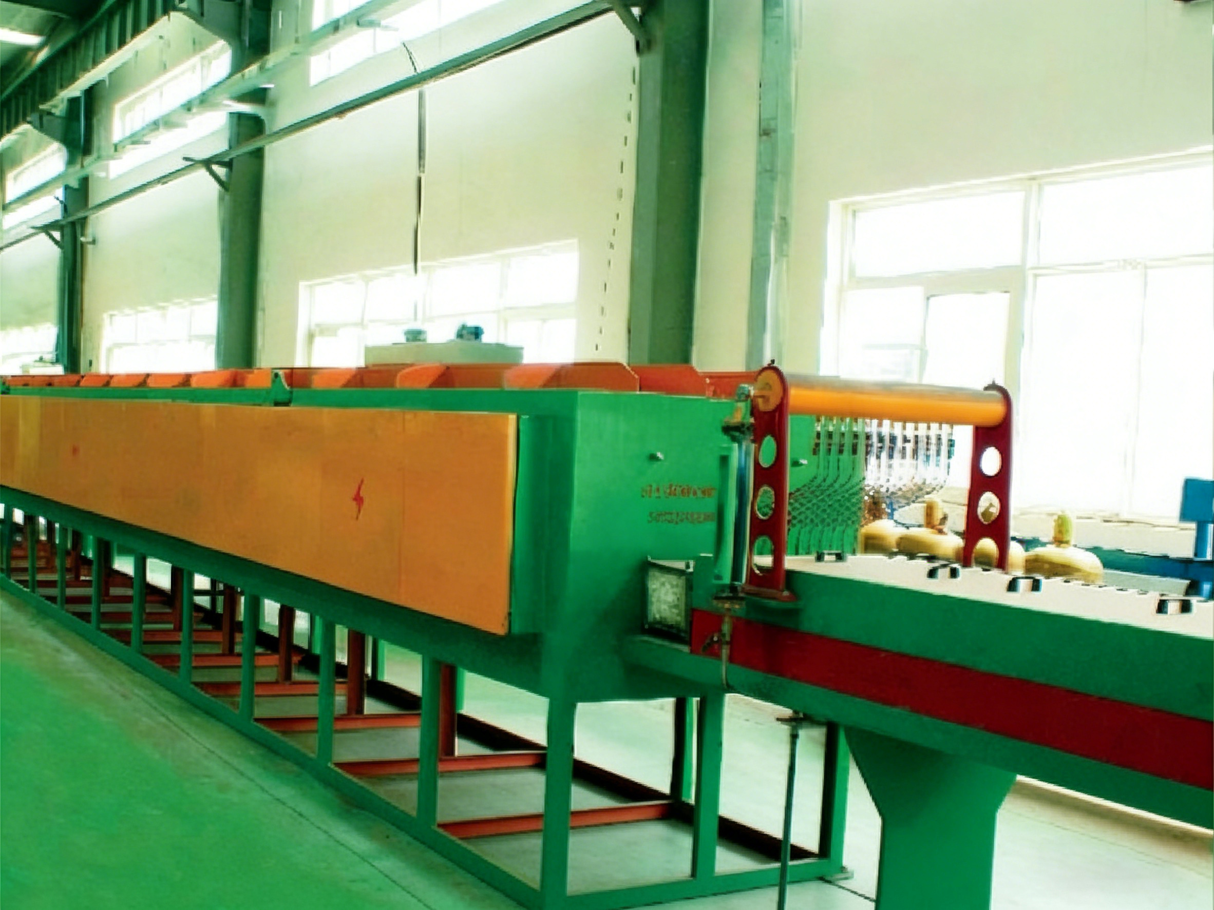 Continuous heat treatment machine