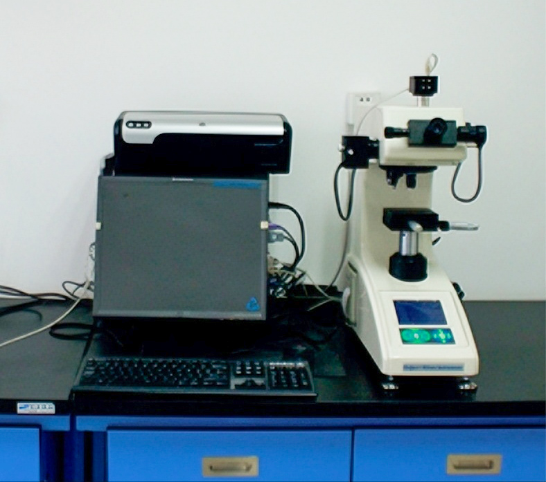 Digital Vicker Hardness Test Machine